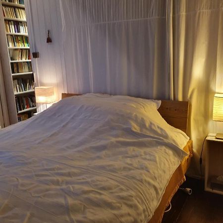 A Room With A View - Maisonnette Dans Bourg Medieval Au Bord Du Lac Leman Івуар Екстер'єр фото