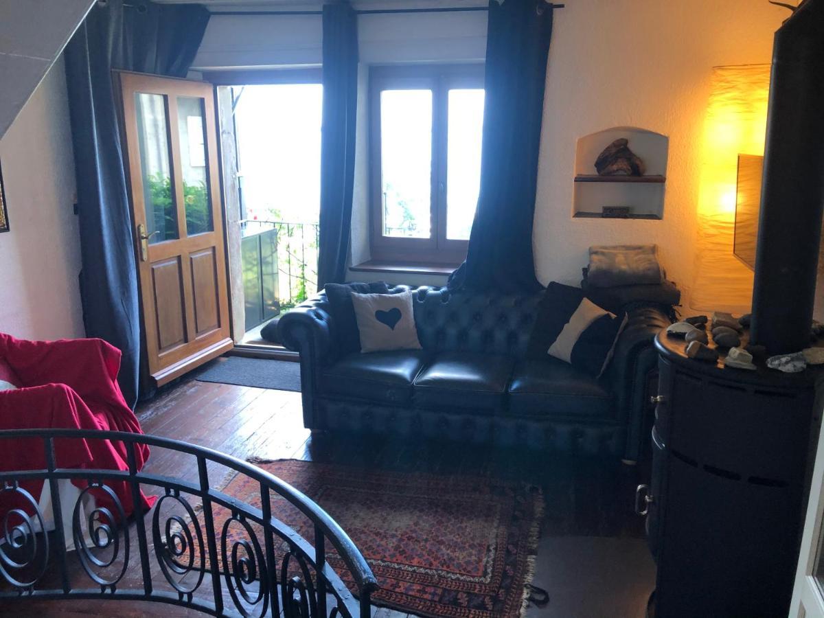 A Room With A View - Maisonnette Dans Bourg Medieval Au Bord Du Lac Leman Івуар Екстер'єр фото