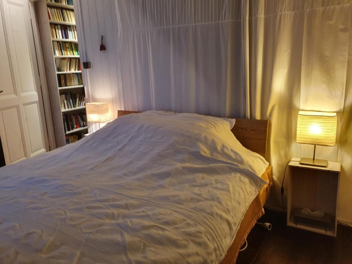 A Room With A View - Maisonnette Dans Bourg Medieval Au Bord Du Lac Leman Івуар Екстер'єр фото